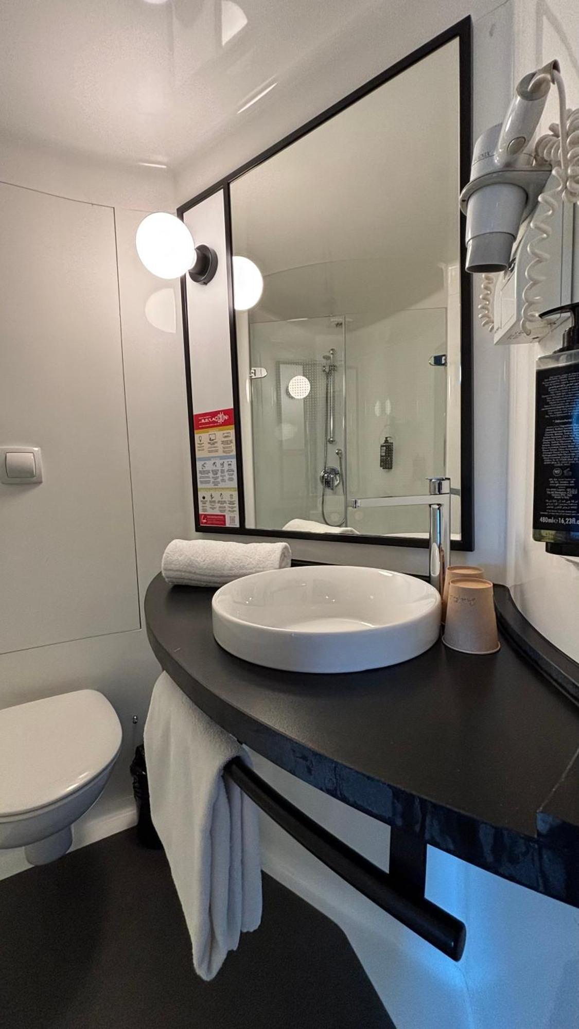 Ibis Montmelo Hotel 2*
