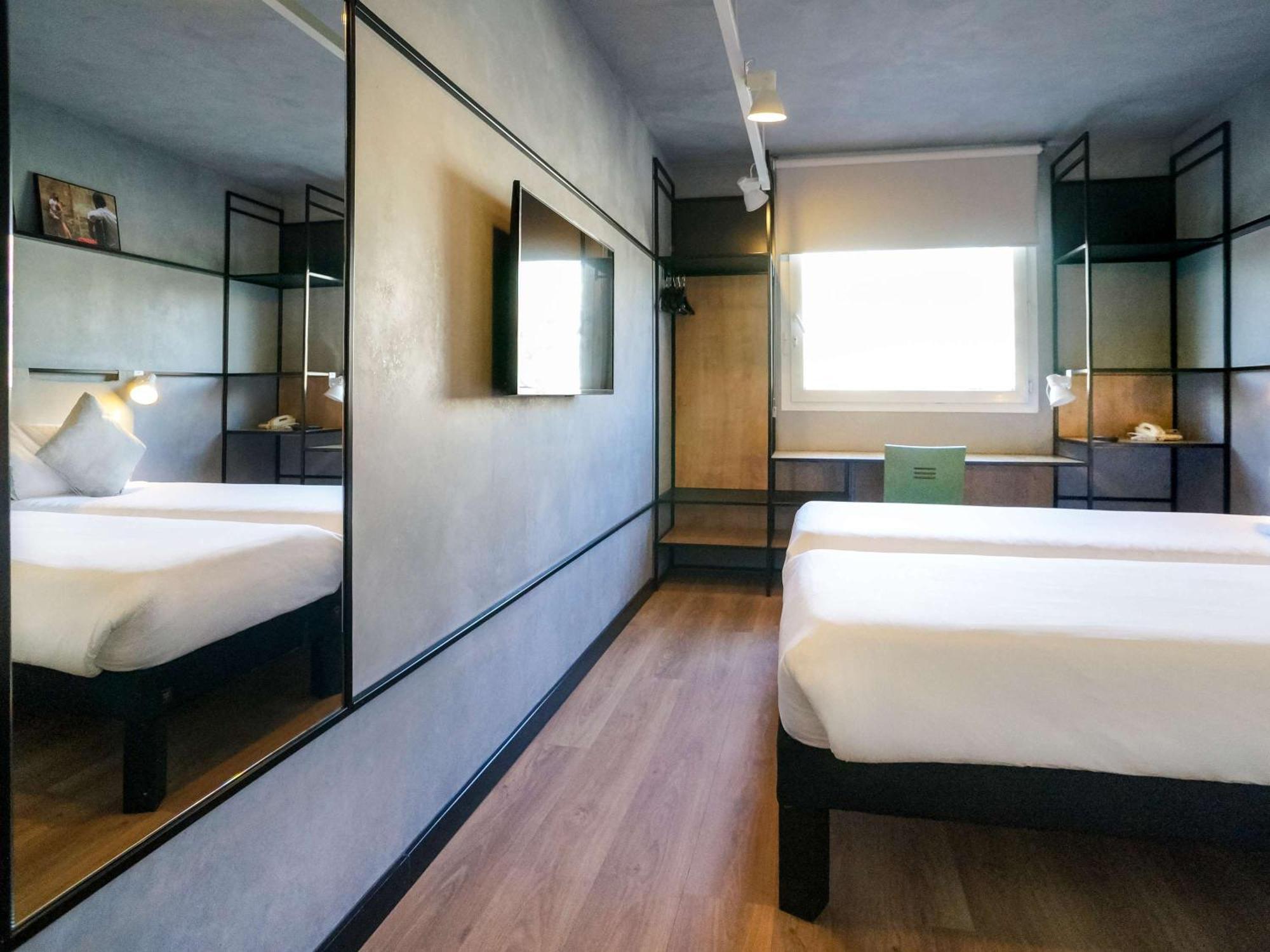 Ibis Montmelo 2*